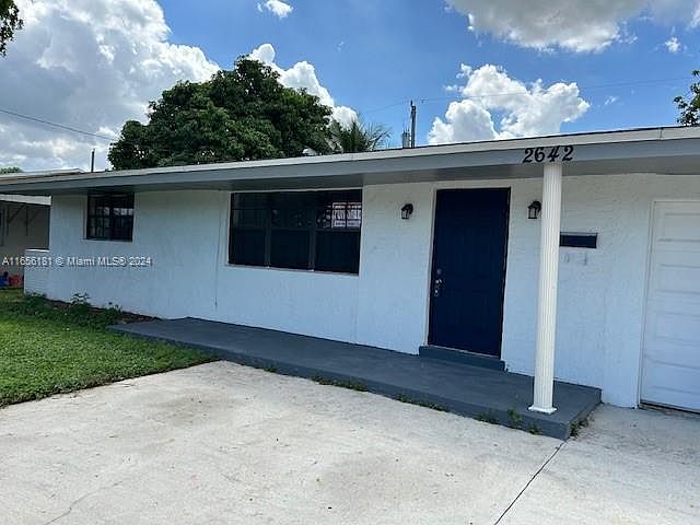 2nd image of 2642 Sabal Palm Dr