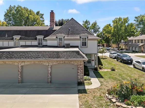 7711 W 102nd St, Overland Park, KS 66212