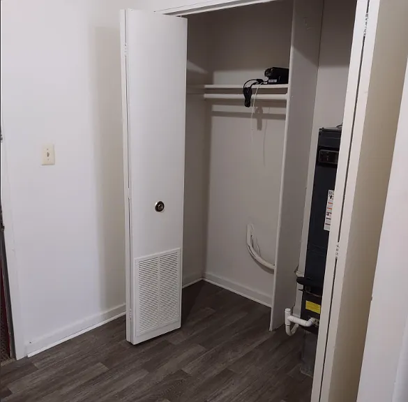 Marlboro Classic Apt & Redwood Square — Photo 114