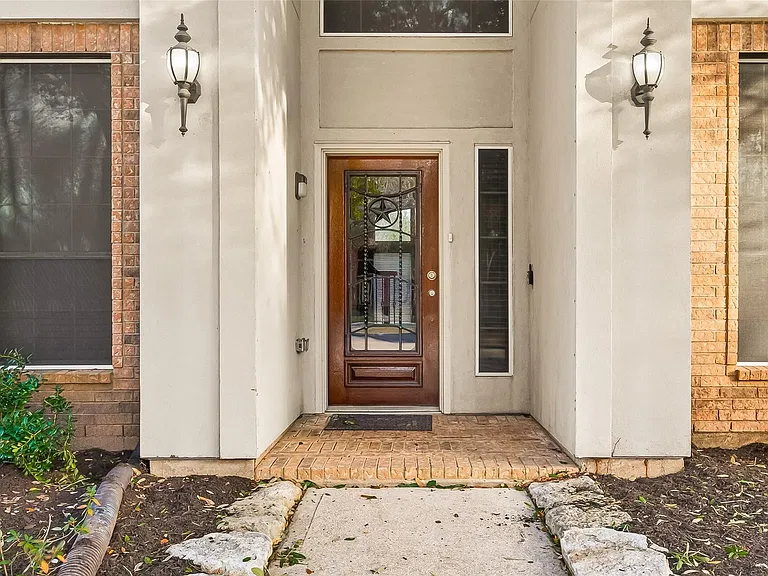 21103 Falcon Creek Ct — Photo 3