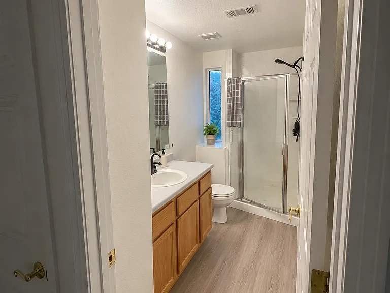 266 Rockview Dr — Photo 19