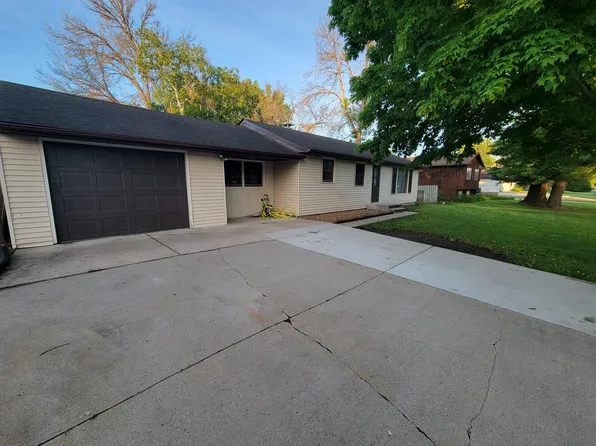 4153 Raymond St, Red Wing, MN 55066