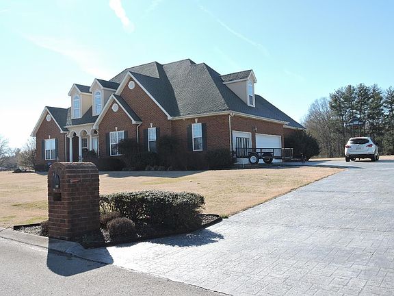 3rd image of 163 Willowbrook Dr