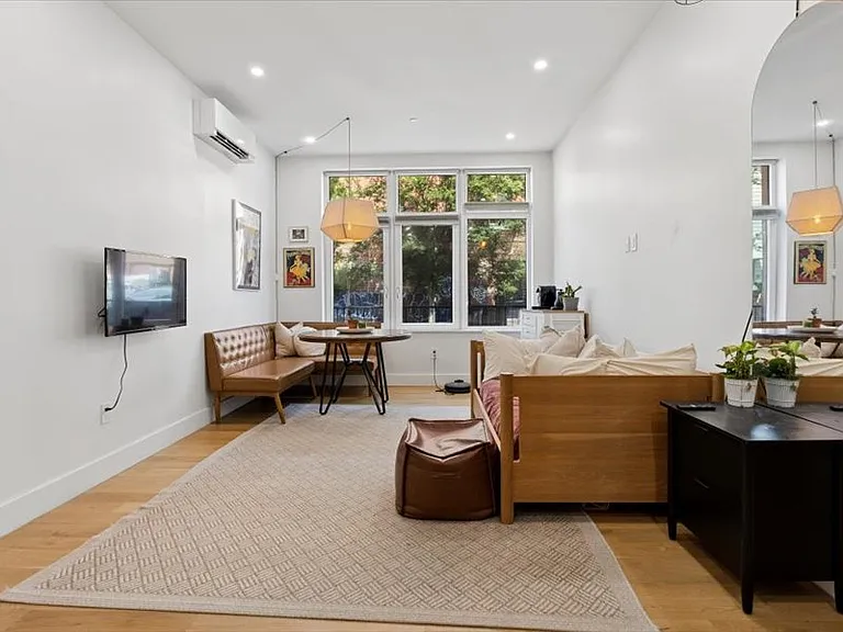 46 Kossuth Pl #1B — Photo 3