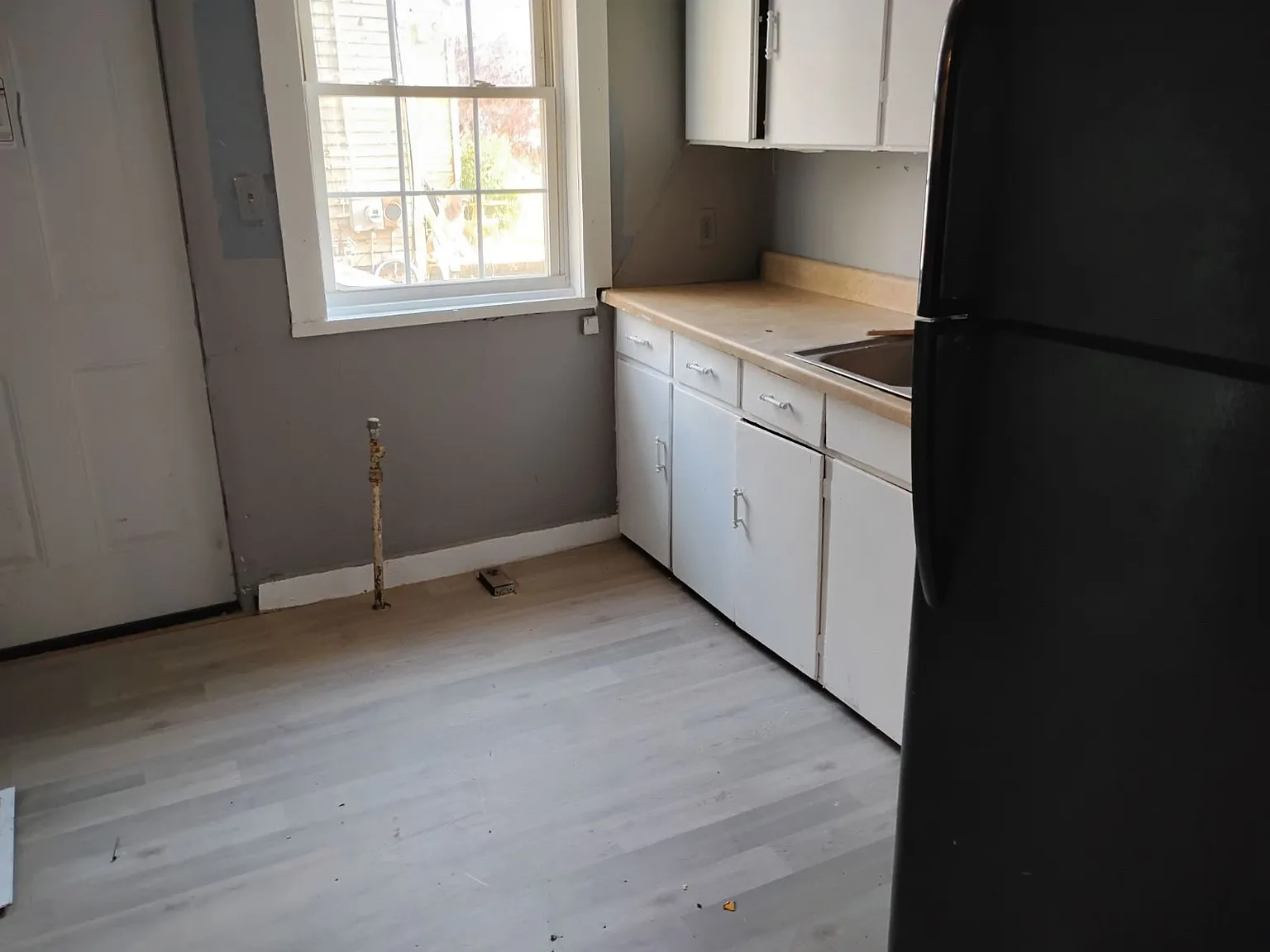 329-331 W Elm St — Photo 2