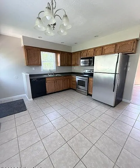 1514 Daverman Dr — Photo 5
