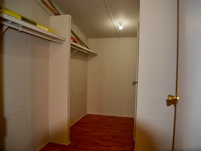 111 Brighton Dr — Photo 6