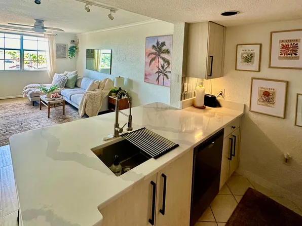 1801 N Flagler Dr APT 718, West Palm Beach, FL 33407