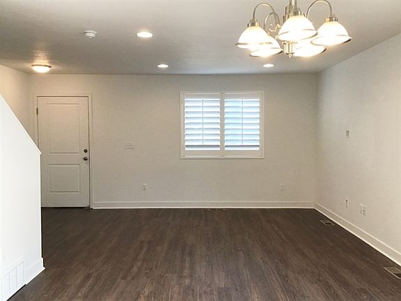 3rd image of 3029 S Willow Creek Dr