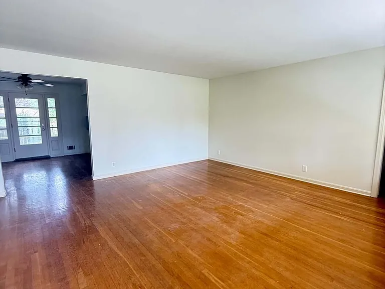 4012 White Plains Ct — Photo 3