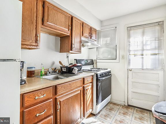 3rd image of 4919 Sheriff Rd NE