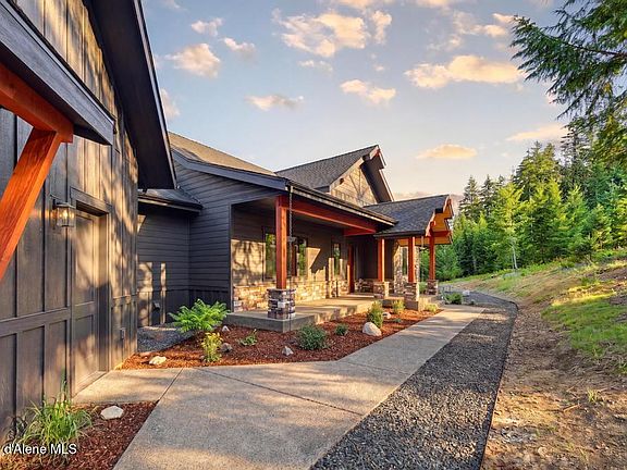 5th image of 883 Grouse Mountain Rd