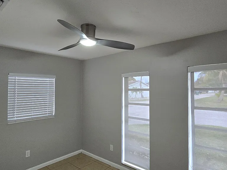 19572 NW 29th Pl — Photo 14