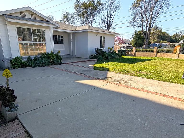 12602 Foxley Dr — Photo 20