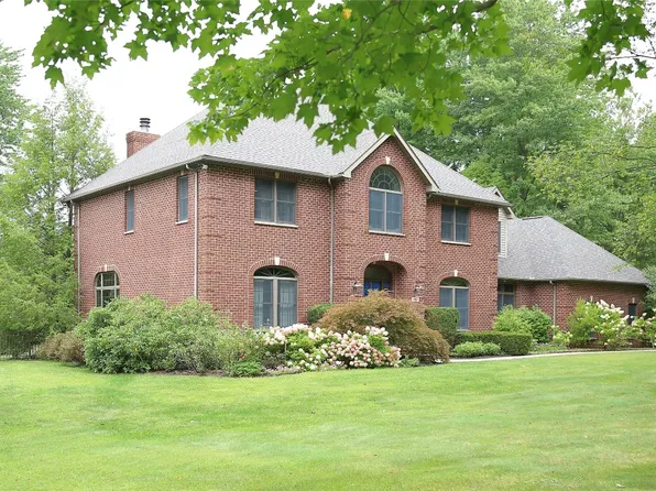 5465 Streamwood Dr, Erie, PA 16506