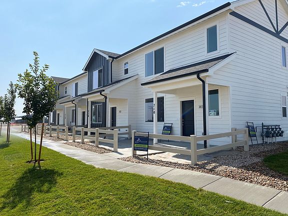 Westcliff 811 - Farmhouse Elevation - View 1 - Example