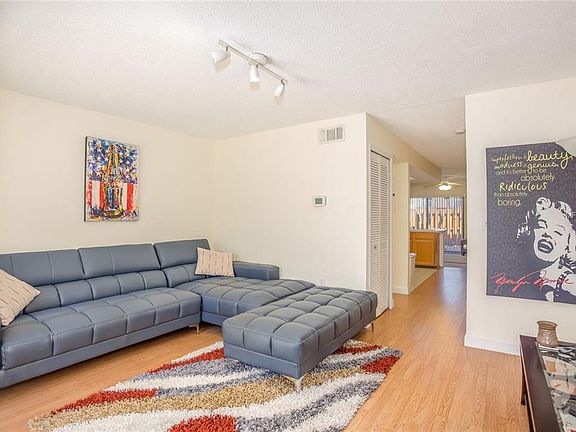 3rd image of 1329 Windsor Dr #1329