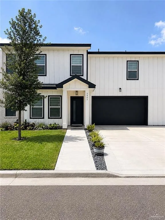 3 bed, 2.5 bath, 1702 sqft, $2,200 — Photo 1