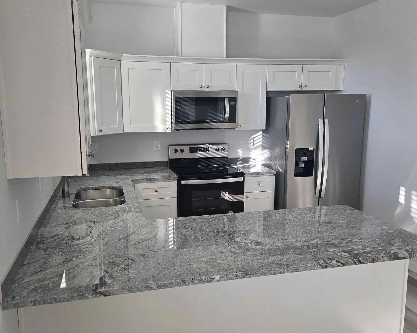 Galaxy Apartments in Umatilla — Photo 1