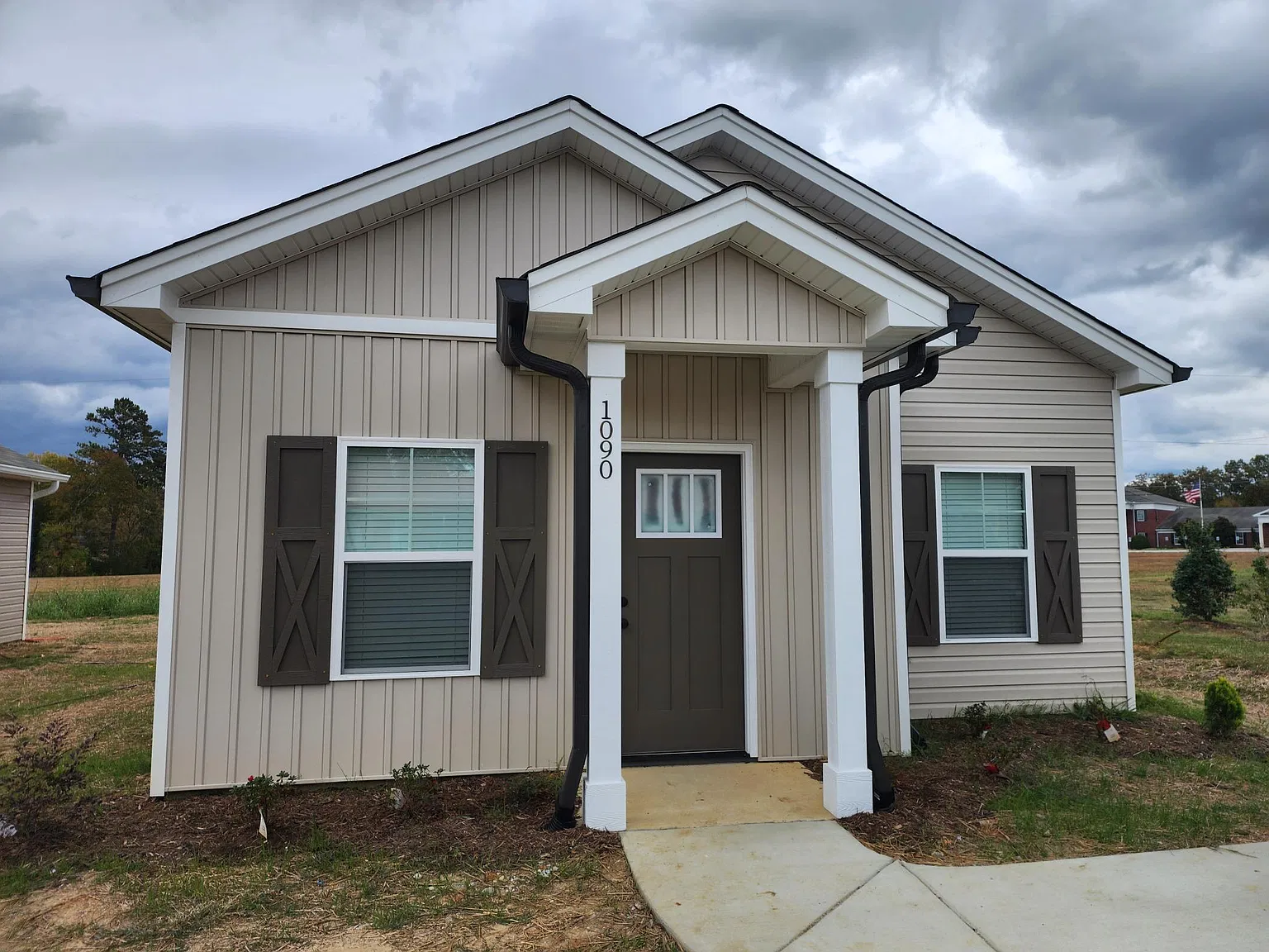 2 bed, 900 sqft, $1,600 — Photo 1