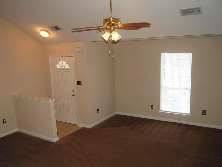 1800 Joy Cir — Photo 5
