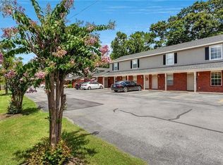 1206 N Iron Horse Dr, Fayetteville, AR 72703