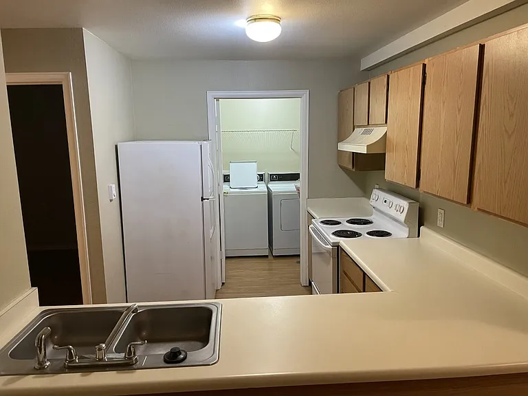 4531 Boardwalk Dr #Y — Photo 8