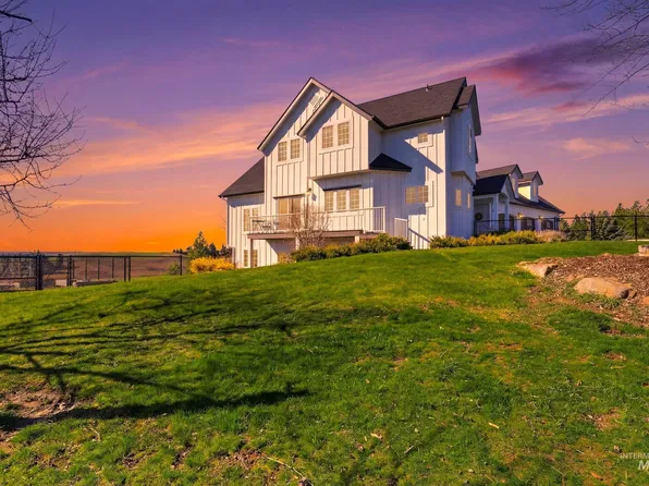 1014 Hilby Rd, Moscow, ID 83843