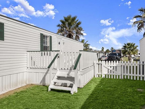 2nd image of 5040 Saint Kitts Calle