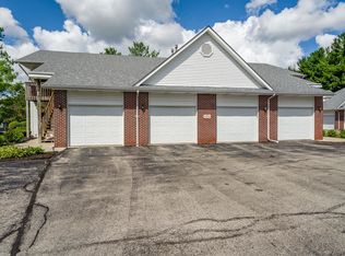 5870 Beechwood Dr, Loves Park, IL 61111