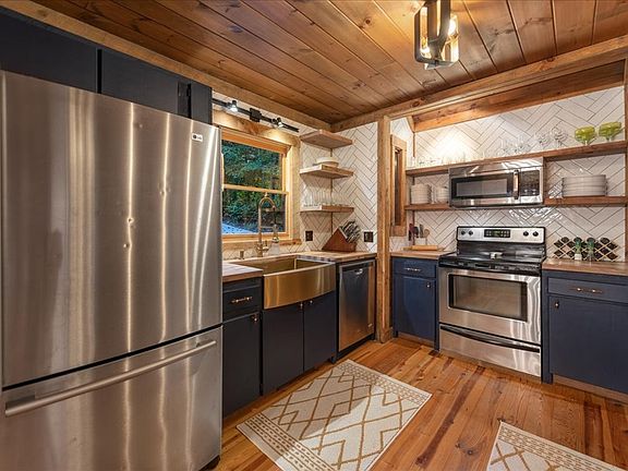 4th image of 126 Brookwood Dr