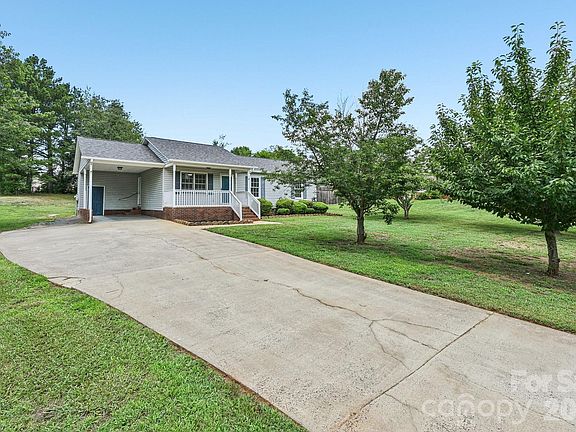2nd image of 738 McDaniel Rd
