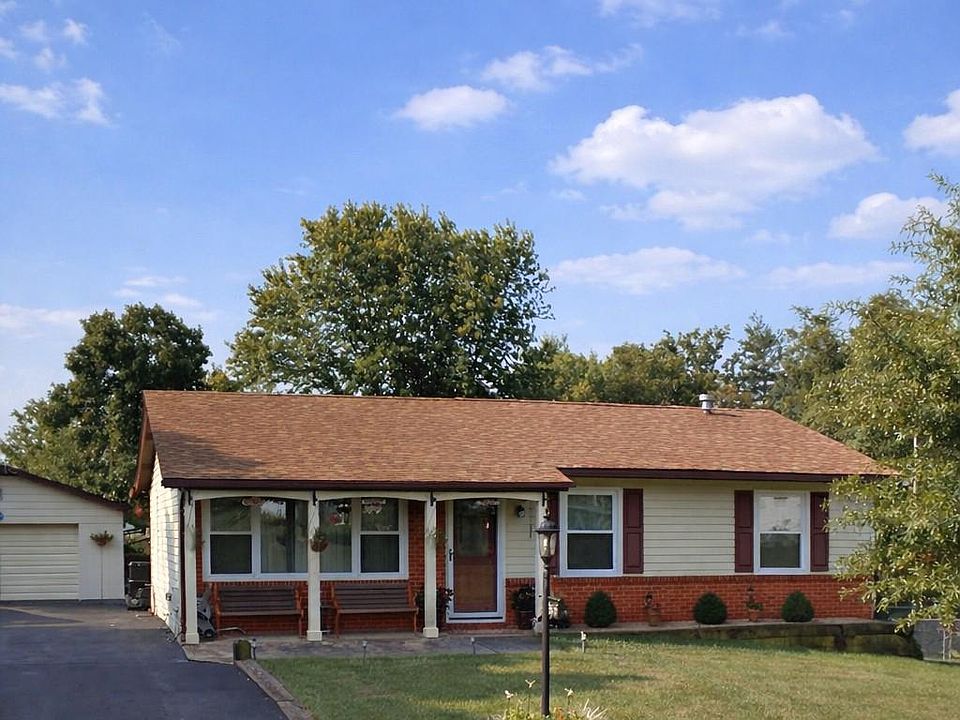2nd image of 3895 Gibbons Rd