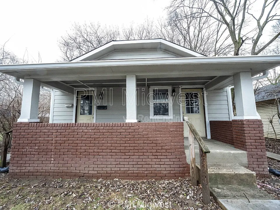 2930 N Dearborn St #B