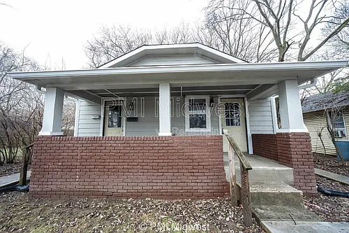 2930 N Dearborn St #B Photo 1