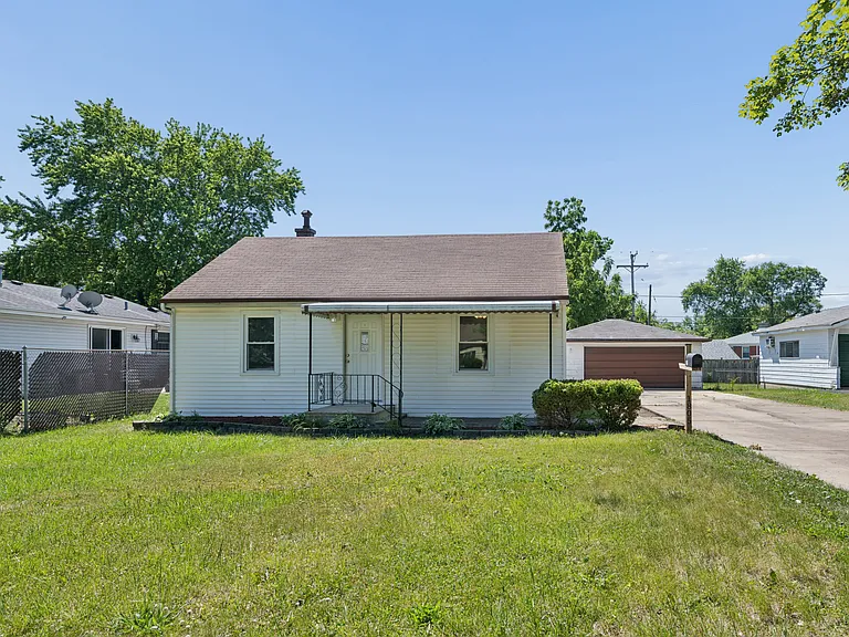 1805 Kelly Ave — Photo 19