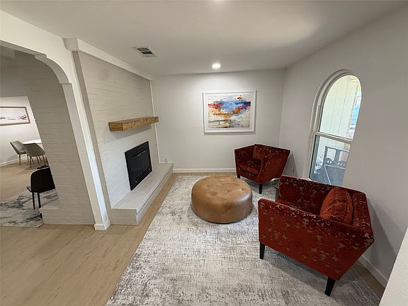 3rd image of 1413 Lamplighter Ln