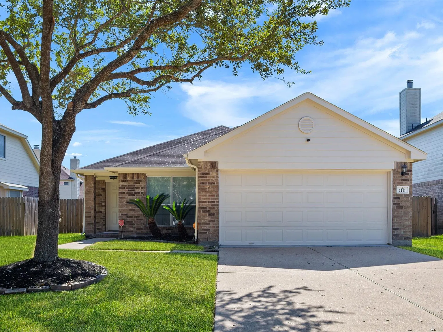 3 bed, 1913 sqft, $1,950 — Photo 1