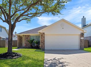 1111 Magnolia Dale Dr, Fresno, TX 77545