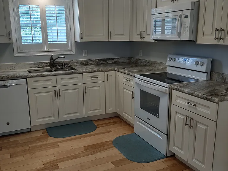 428 Audubon Dr N — Photo 8