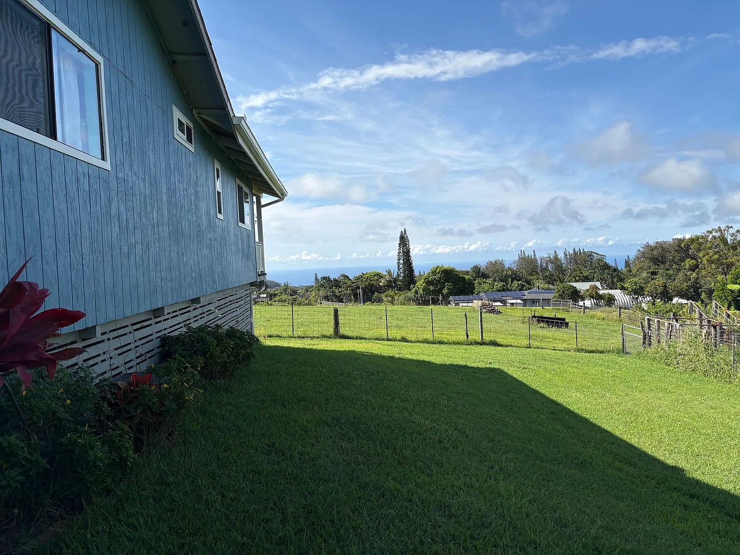 Charming 2BR/2BA Haiku cottage with Ocean View — Photo 4