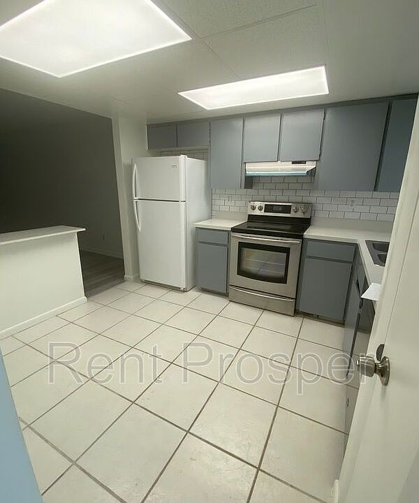 1st image of 7105 Balboa Dr