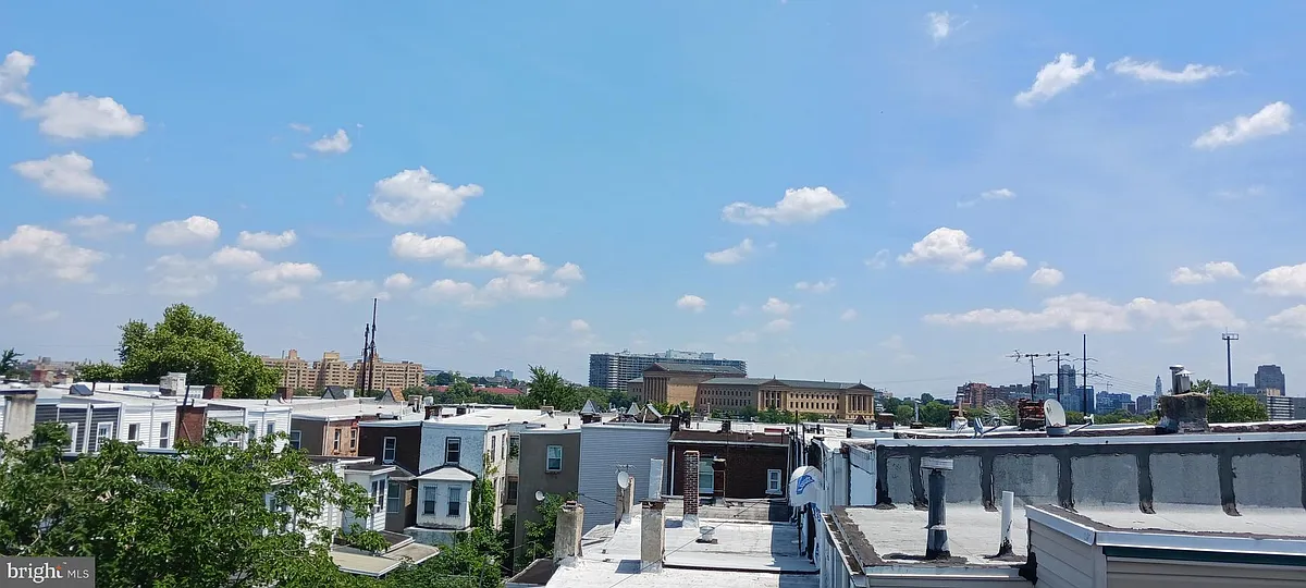 Building Photo - 607 N 33rd St