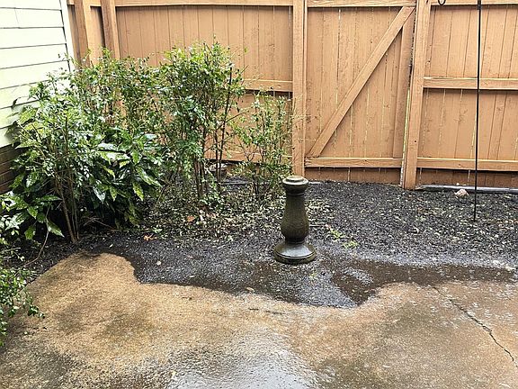 5th image of 335 Oak Arbor Ln