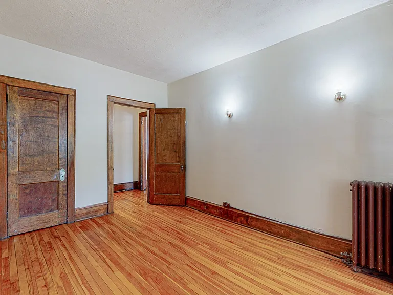 The Breton Apartments — Photo 15