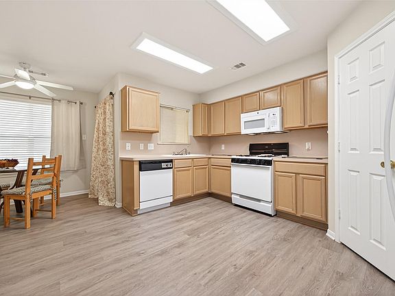 4th image of 22603 Spring Crossing Dr
