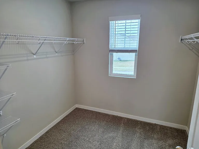 655 NW Williamsburg Ln — Photo 25