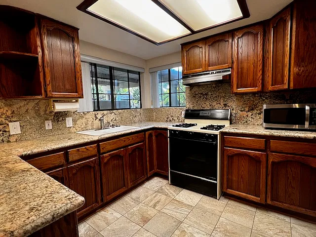 5225 Paseo Panorama — Photo 1