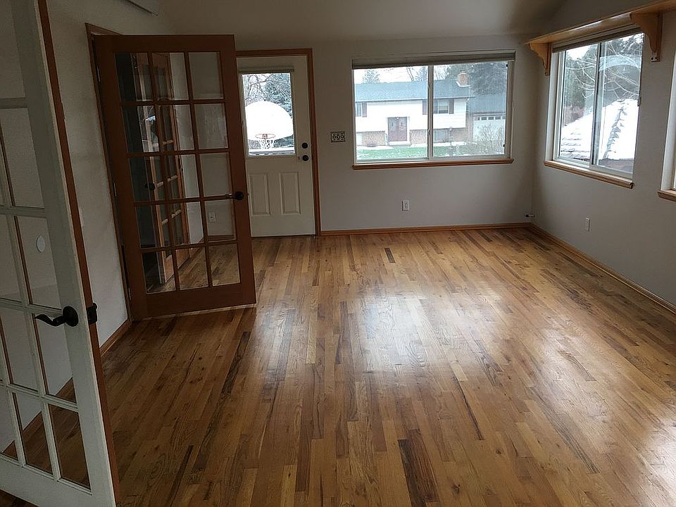 Sunroom, double french doors