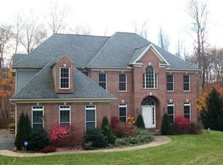 11324 Rolling Meadows Dr, Garrettsville, OH 44231